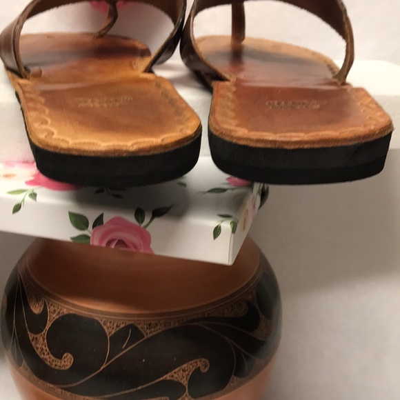 Boho Mexican LEATHER Shoe Sandals Brown Aztec Beach hippie tooled design  size 9 - Picture 9 of 13